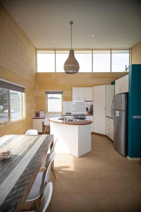 Surf Break At Bayview Villas Sea View Port Campbell Bagian luar foto